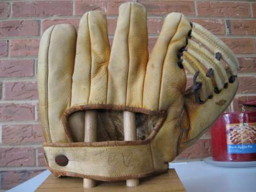 Rogers Hornsby Wilson S5521-3 Back